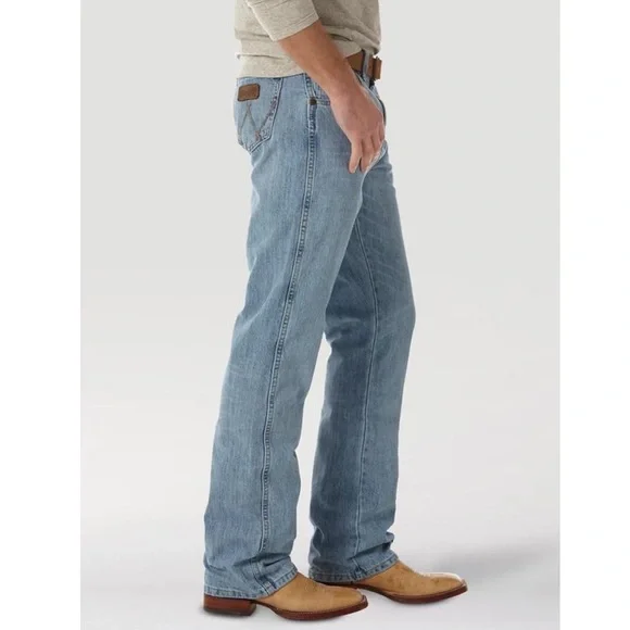 Wrangler crest retro relaxed fit Men's Light Blue Bootcut Jeans size 38x34 - Picture 3 of 11